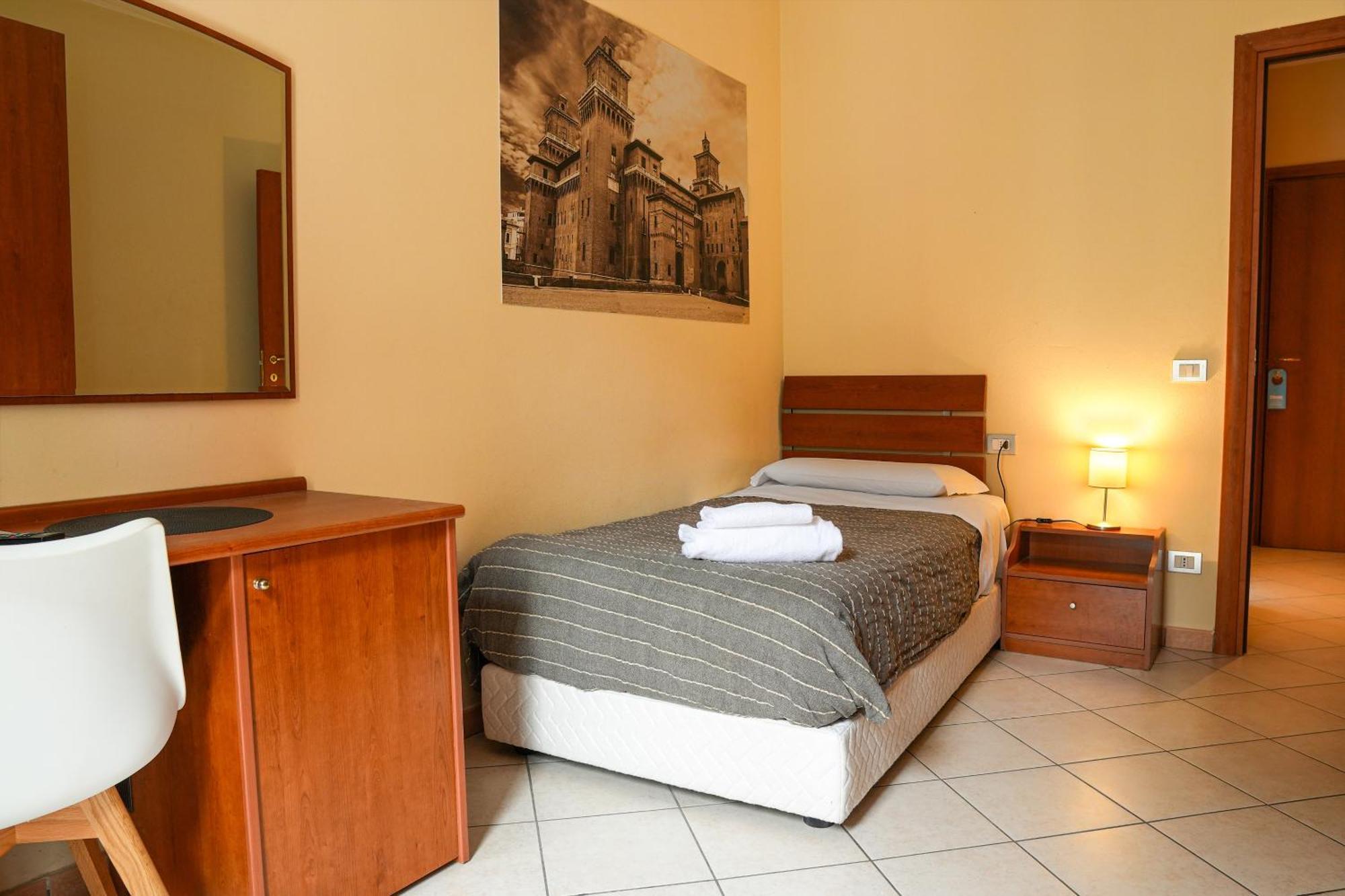 Smart Hotel Феррара Экстерьер фото